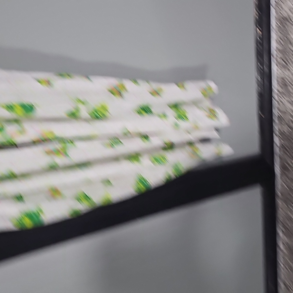 ROYAL STANDARD NEW Pajamas with Green Tree Print - Picture 2 of 3